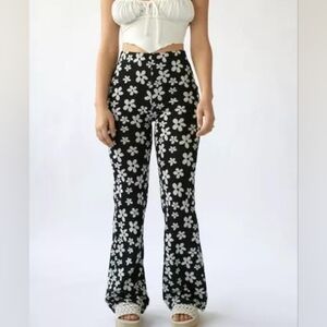 Urban Outfitters Bryn Pull On Floral Black and White Women's Pants Small